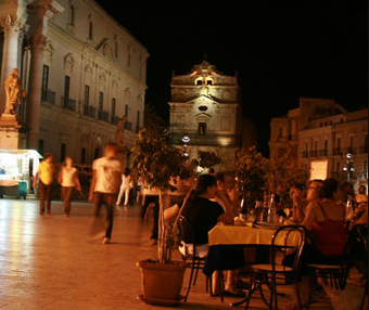 Siracusa, scontro in commissione su regolamento caffè concerto