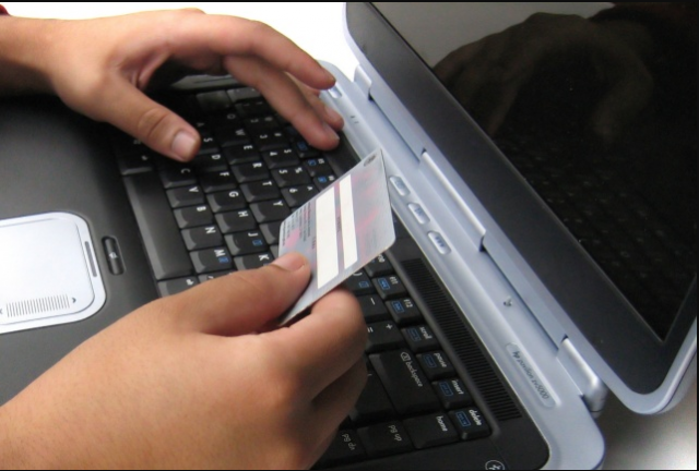 Siracusa, preleva illegalmente 15.000 euro dal conto di un'altra persona