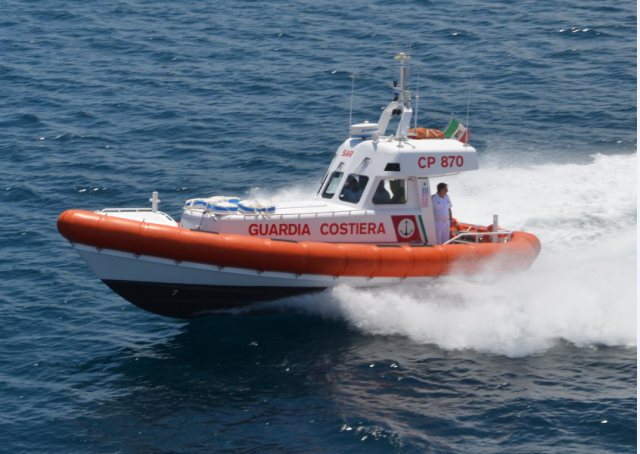 Siracusa, soccorso in mare per 4 diportisti inglesi
