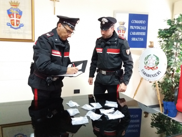 Floridia, armi illegali e spaccio cocaina: arrestato 26enne