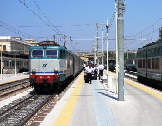 Ferrovie, chiusura Siracusa-Catania: Marziano e Zappulla uno contro l'altro