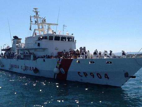 Catania, 269 migranti arrivati con Nave Fiorillo