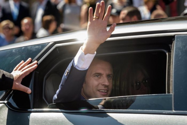 Francia, proiezioni: boom Macron con 415-445 seggi