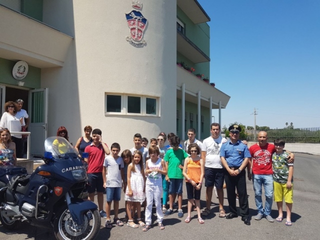 Carlentini, Carabinieri per il sociale: 20 ragazzi diversamente abili ospiti in Caserma