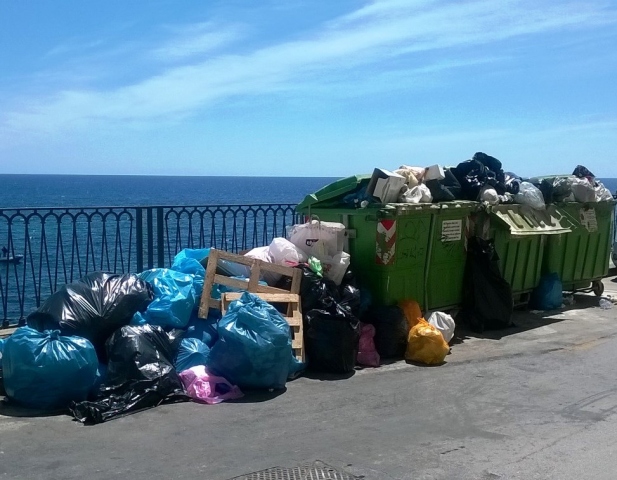 Siracusa, emergenza rifiuti: Coppa "Risolvibile in 2 giorni"