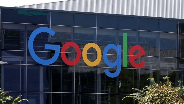 L'Unione Europea multa per 2,4 miliardi Google