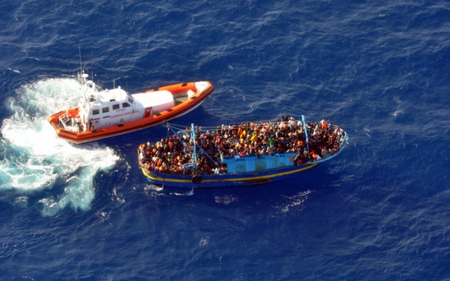 Immigrati, salvate 2.000 persone nel Mediterraneo