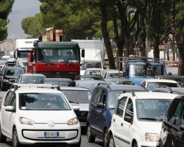 Siracusa, traffico in tilt: l'assessore Piccione "I mezzi per decongestionare ci sono, impariamo a usarli"