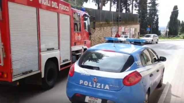 Avola, auto in fiamme nei pressi di piazza Regina Margherita