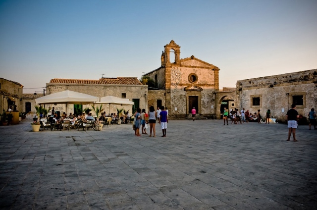 Marzamemi, occupazione abusiva suolo pubblico: sanzioni