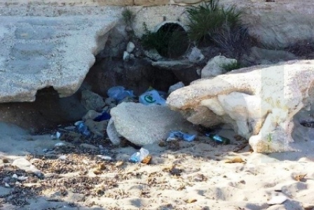 Siracusa, volontari puliscono Fontane Bianche