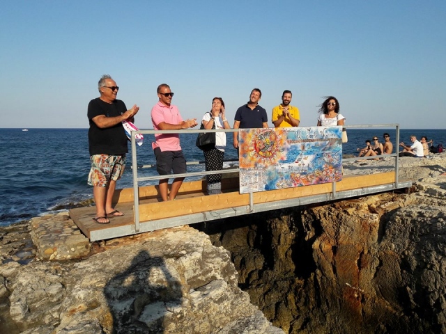 Siracusa, Salvo Nizza dona un pannello decorativo alla città