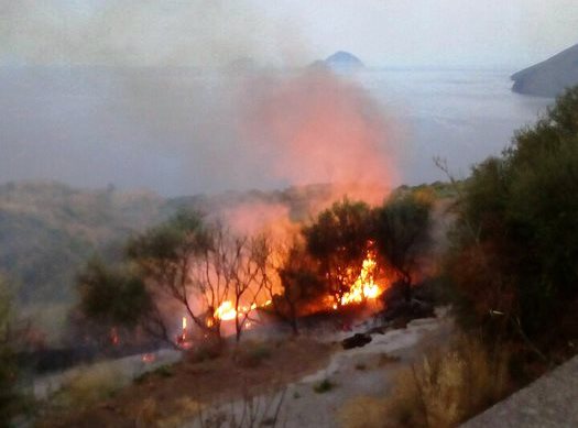 Rogo doloso a Lipari, distrutta macchia mediterranea