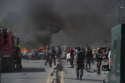Kabul, un'autobomba uccide almeno 12 persone