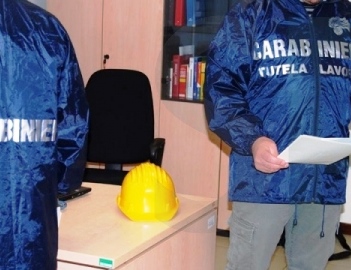 Siracusa, sfruttati per anni e poi licenziati: denunciano