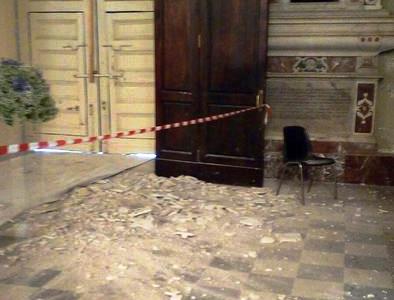 Acireale, crollo intonaco Duomo: bimbo si sveglia