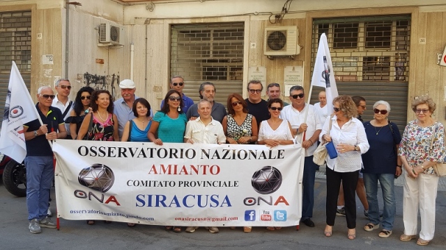 Siracusa, morte per amianto: un anno dopo la figlia chiede giustizia