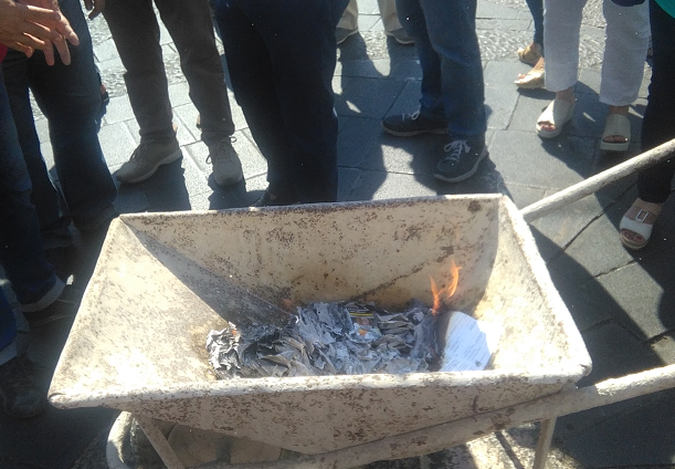 Siracusa, Ex Provincia: bruciate tessere elettorali