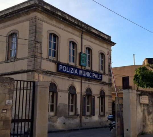 Siracusa, chiusi per 2 ore gli uffici dei Vigili Urbani