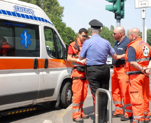 Noto, tentato suicidio: 50enne minaccia di lanciarsi dal 12esimo piano