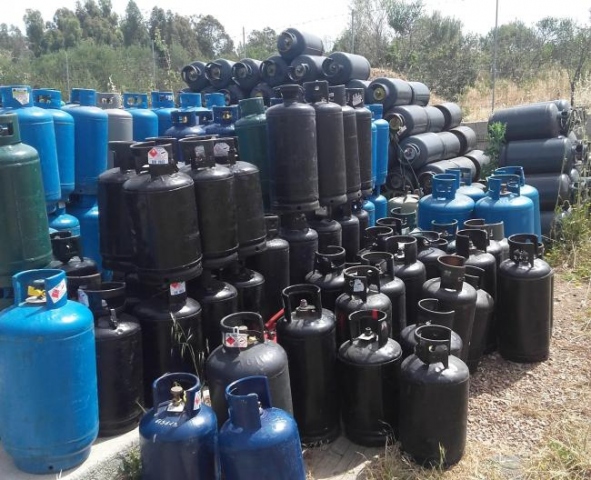 Siracusa, sequestrato magazzino abusivo di bombole con chili di Gpl