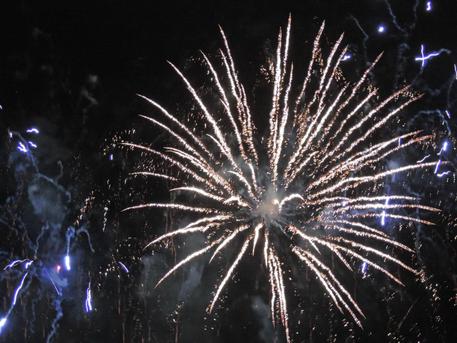 Nel Comasco, madre e figlio feriti da fuochi d'artificio