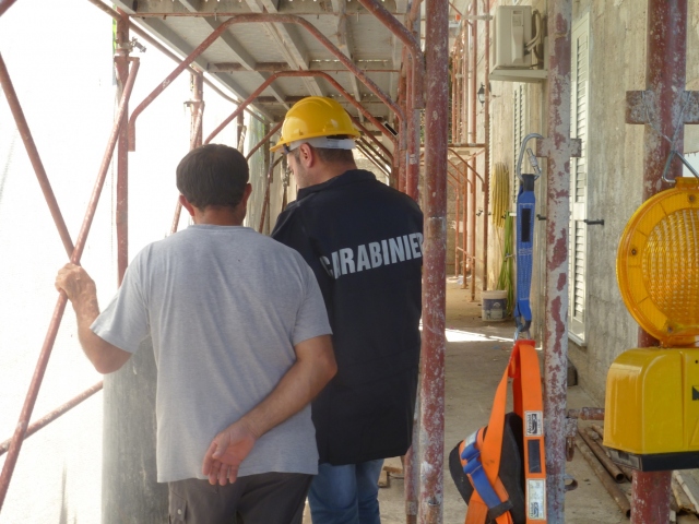 Siracusa, zero sicurezza e lavoro nero: denunce e multe per 60mila euro