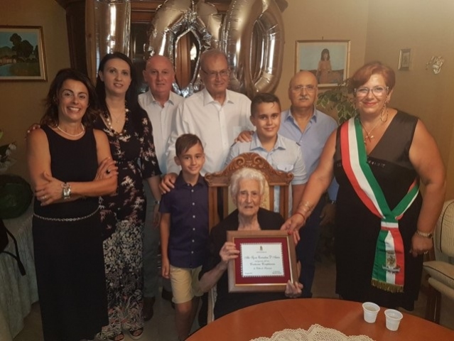 Siracusa, nonna Nella compie 100 anni