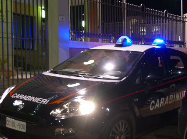 Noto, ubriaco molesta turisti in centro e poi aggredisce i carabinieri