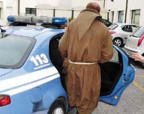 Noto, si finge frate per farsi cedere una casa: denunciato