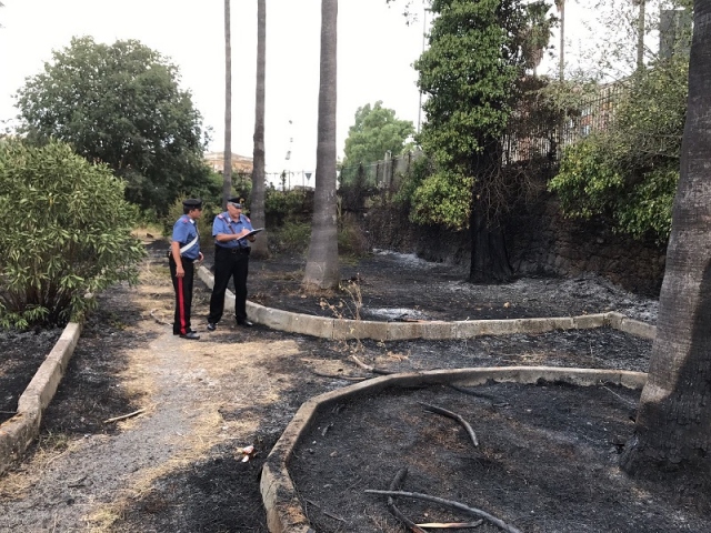 Floridia, incendio villa comunale: preso il presunto complice