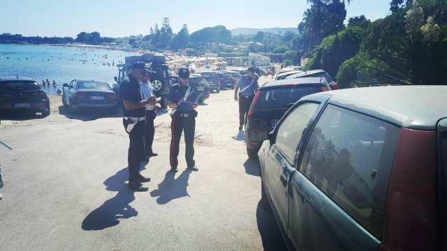 Siracusa, oltre 160 multe per parcheggio selvaggio nelle zone balneari