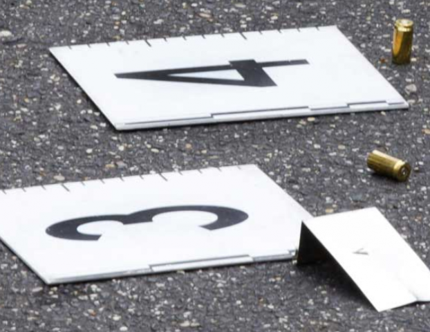 Siracusa, colpi di pistola in via Dione contro scooter: denunciato presunto autore