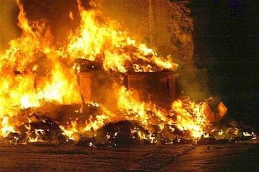 Siracusa, incendiate 3 auto: indagini in corso