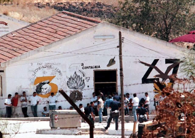 Migranti, protesta al cpa Caltanissetta