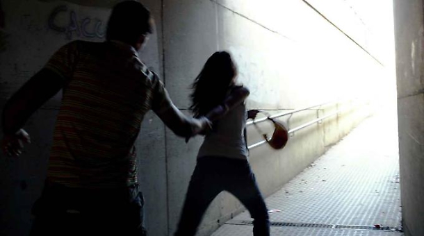 Avola, marito e suocera le impediscono di rifugiarsi in Centro Antiviolenza