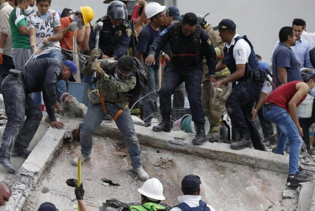 Terremoto in Messico, oltre 225 le vittime. Crolla scuola, strage di bambini