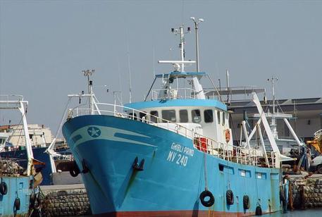 Mazara del vallo, rientra l'equipaggio ma senza barca