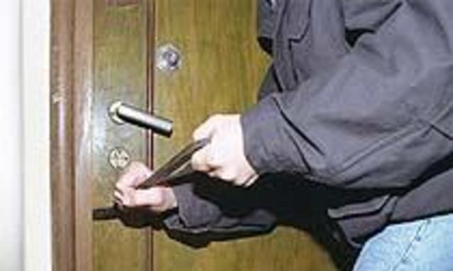 Siracusa, topo d'appartamento armato di ascia arrestato dai Carabinieri