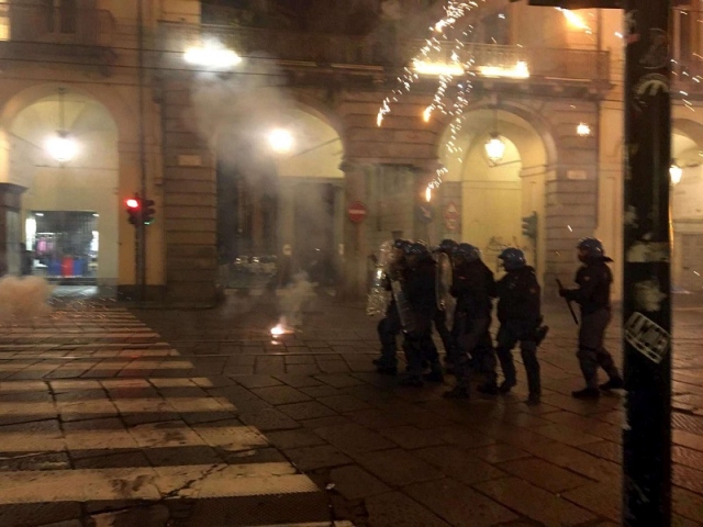 Torino, scontri a corteo del G7: 5 fermati