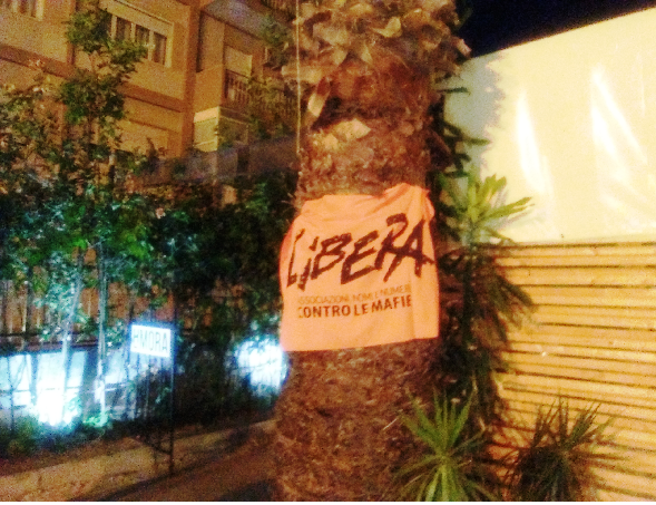 Siracusa, dopo la bomba carta ieri sera l'apertura del pub in Via Tisia