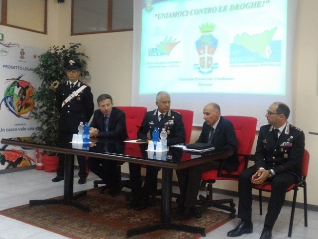 Siracusa, consumo droghe in aumento: interventi congiunti di Carabinieri, Asp e Ufficio scolastico