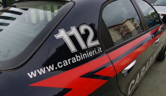 Ferla, litiga con i genitori e si barrica in casa: insulta anche i Carabinieri