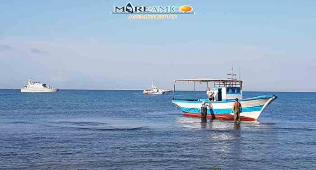 Migranti, sbarco in spiaggia Agrigento