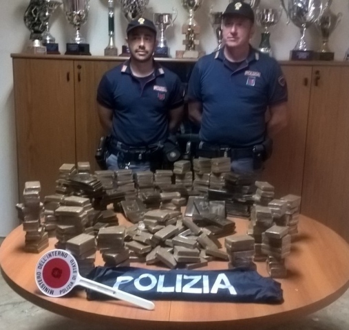 Palermo, 44 kg hashish in auto: arrestato