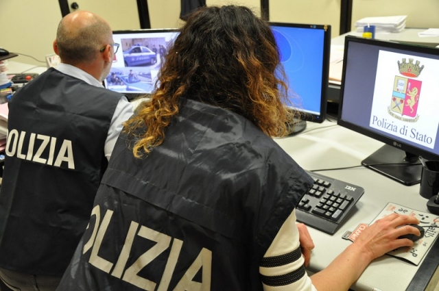 Siracusa, false documentazioni per l'ingresso in Italia di extracomunitari