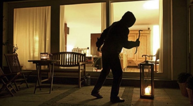 Siracusa, furti in casa: arrestati due ladri di appartamento