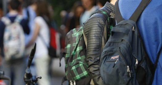 Siracusa, presidi di vigilanza davanti le scuole