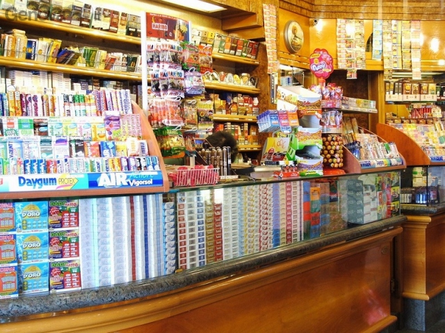 Siracusa, furto in tabaccheria: spariscono tabacchi, gratta e vinci e denaro