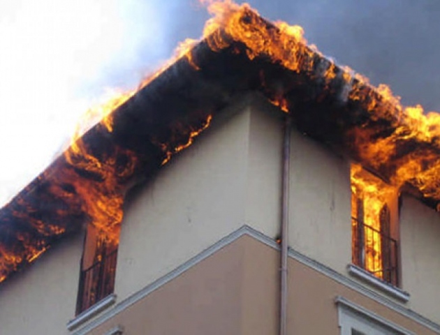 Avola, fiammata da bombola gas in cucina: anziana ustionata